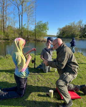 Students setting bait.